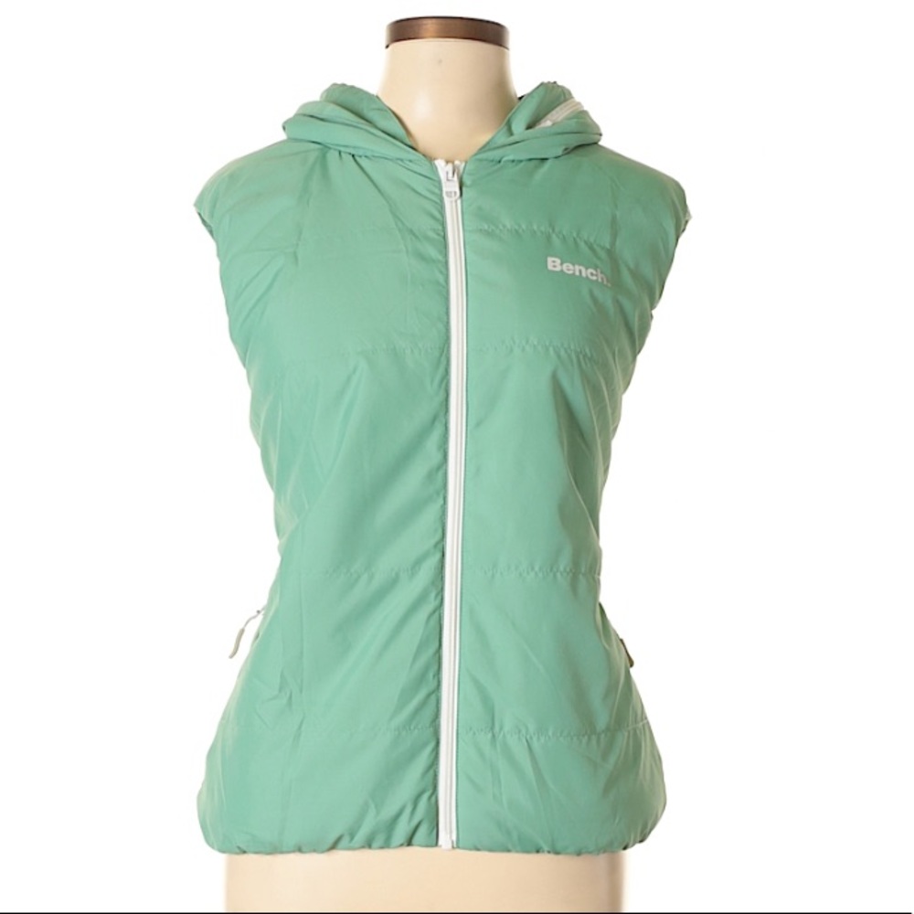 BENCH women's mint green puffer vest ❄️